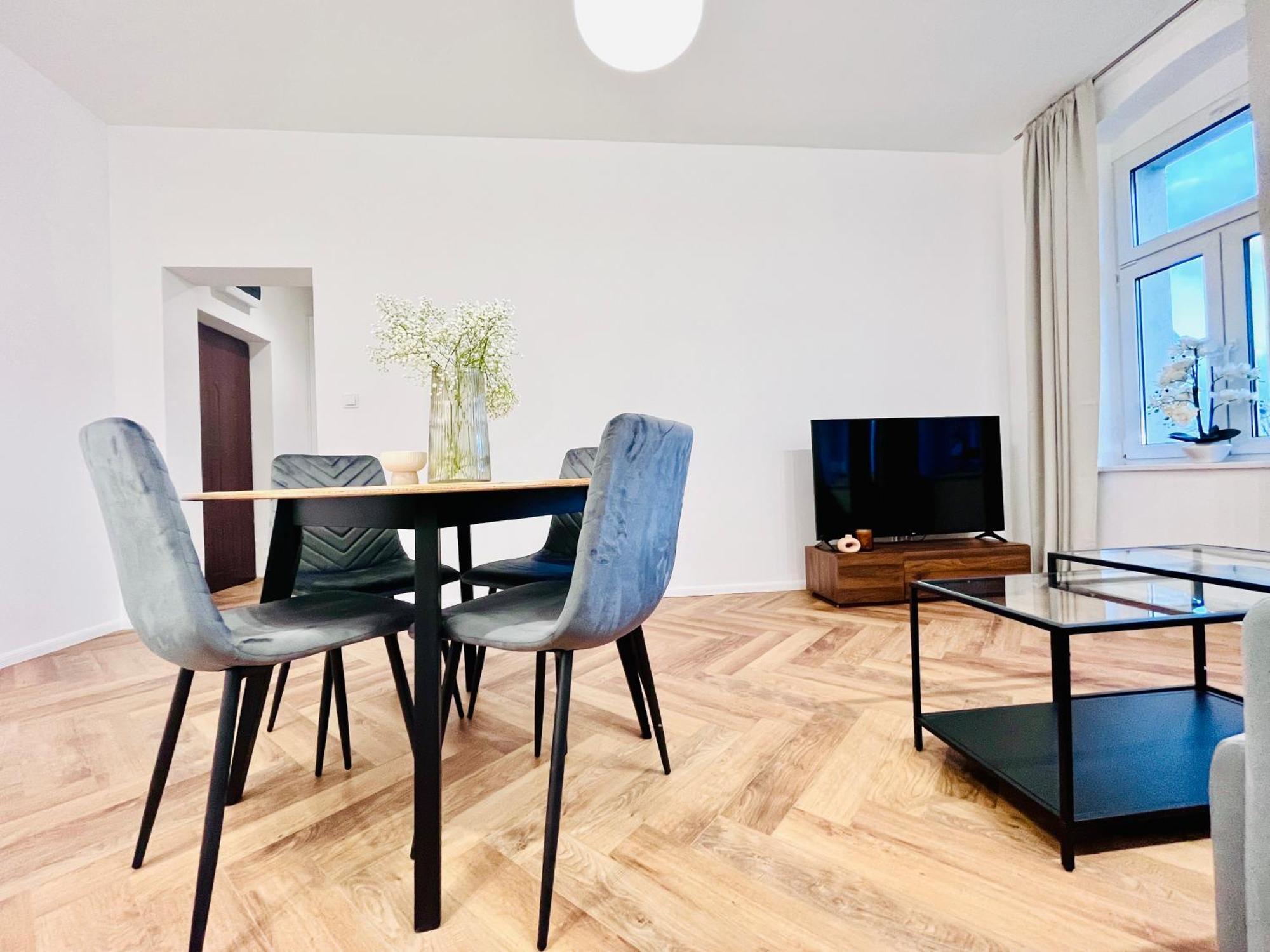 Apartamenty Kamienica Centrum - 1 Maja Lubiń Eksteriør billede